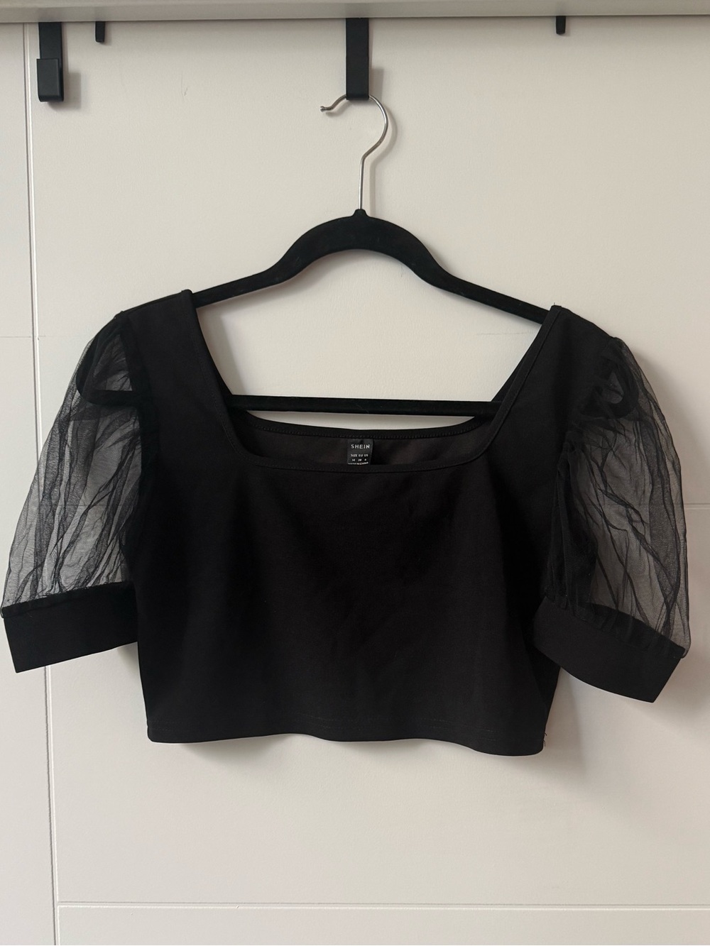 SHEIN Black Square Neck Puff Sleeve Crop Top